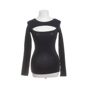 2000s långärmad topp - topp i storlek s. använd ”köp nu”. 29/9-2025