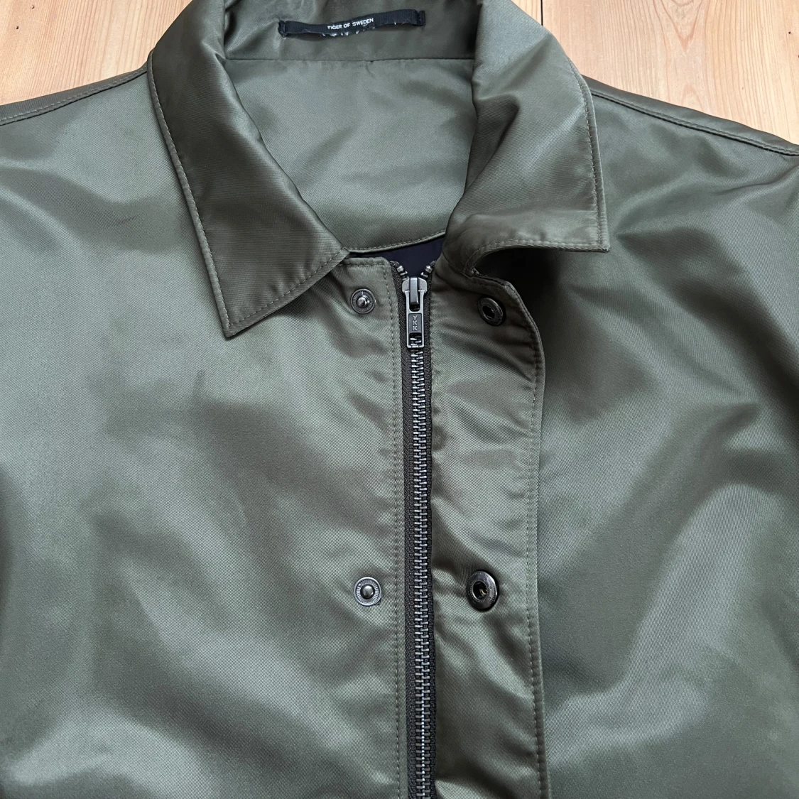 Grön jacka från Tiger of Sweden - 2