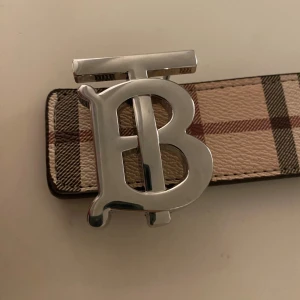 Burberry bälte  - Helt nytt 