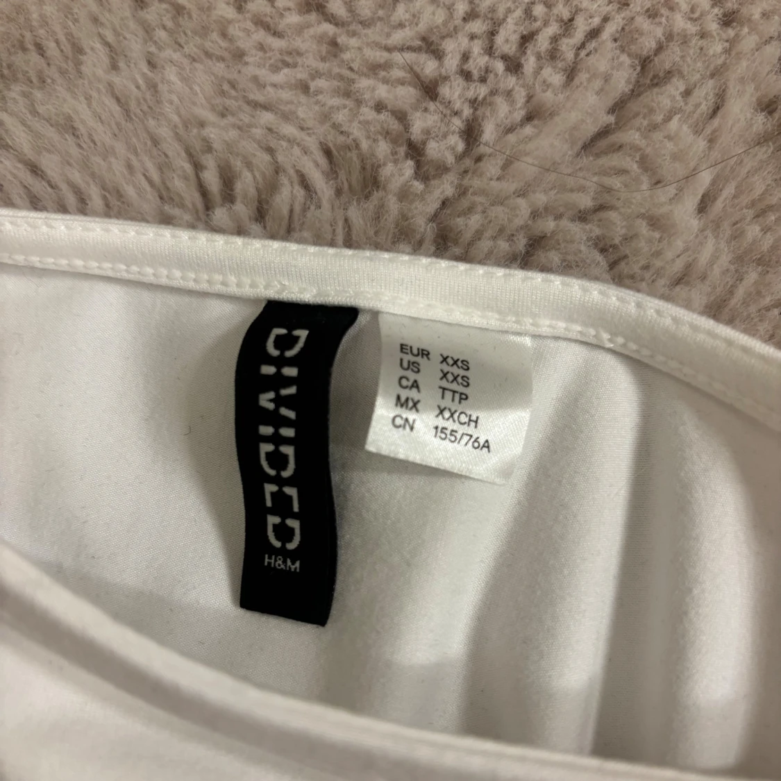 Vit ärmlös klänning från H&M Divided - 1