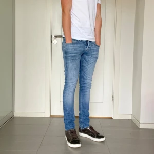 Dondup George Jeans  - Säljer nu dessa super feta dondup George Jeans, skriv för fler bilder/frågor🙌🏼