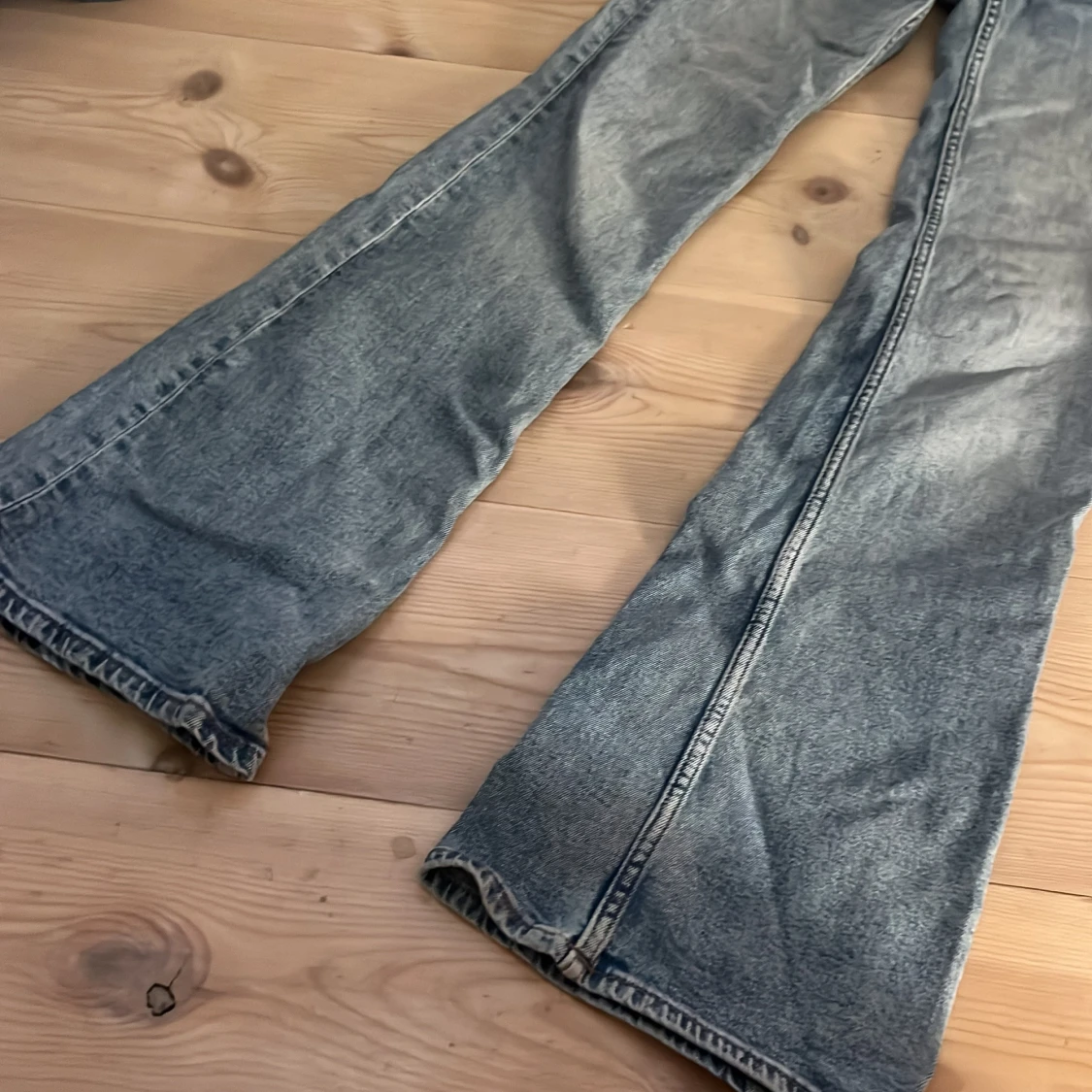 Bootcut jeans med broderi - 3