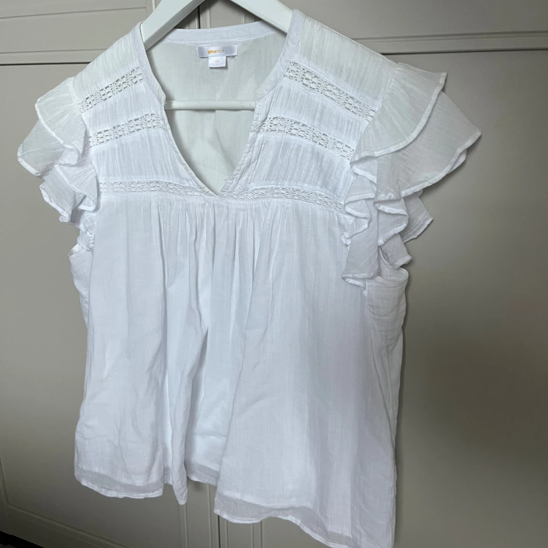Vit kortärmad blus 