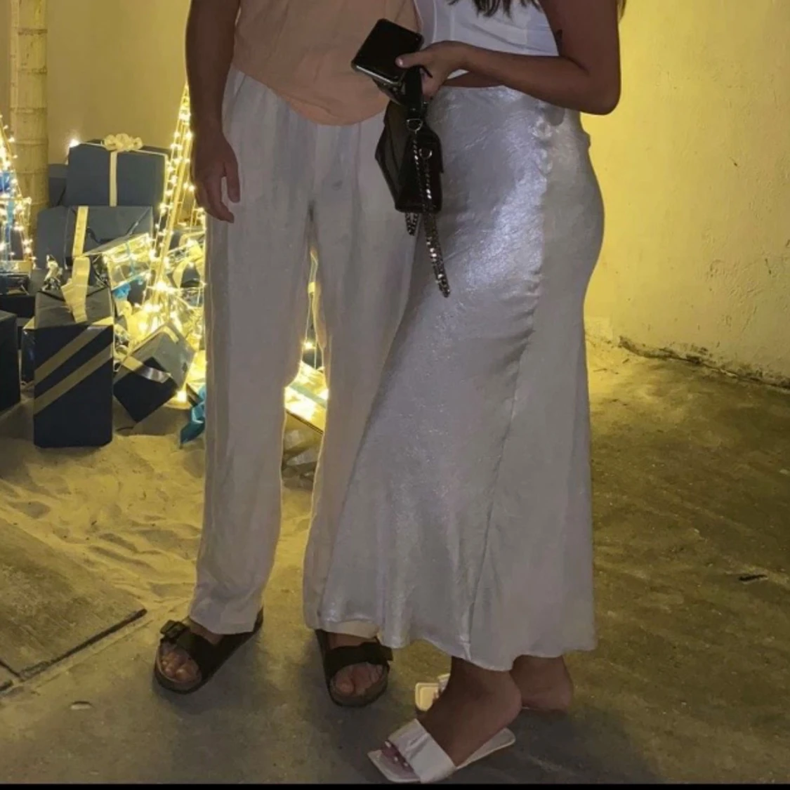 Vit långkjol i satin - 1