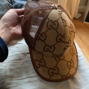 Keps med G,G mönster - Priset kan diskuteras vid snabb affär