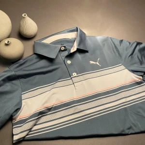 Golf piké  - Säljer nu denna Puma golf piken i st S i riktigt bra skick! Bara höra av dig vid frågor eller funderingar, pris kan absolut diskuteras