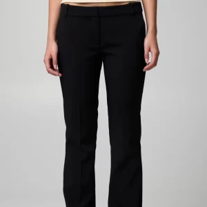 Low waist Wera kostymbyxor bikbok  - De populära supersnygga low waist kostymbyxor från bikbok. Aldrig använda, strl 36. 
