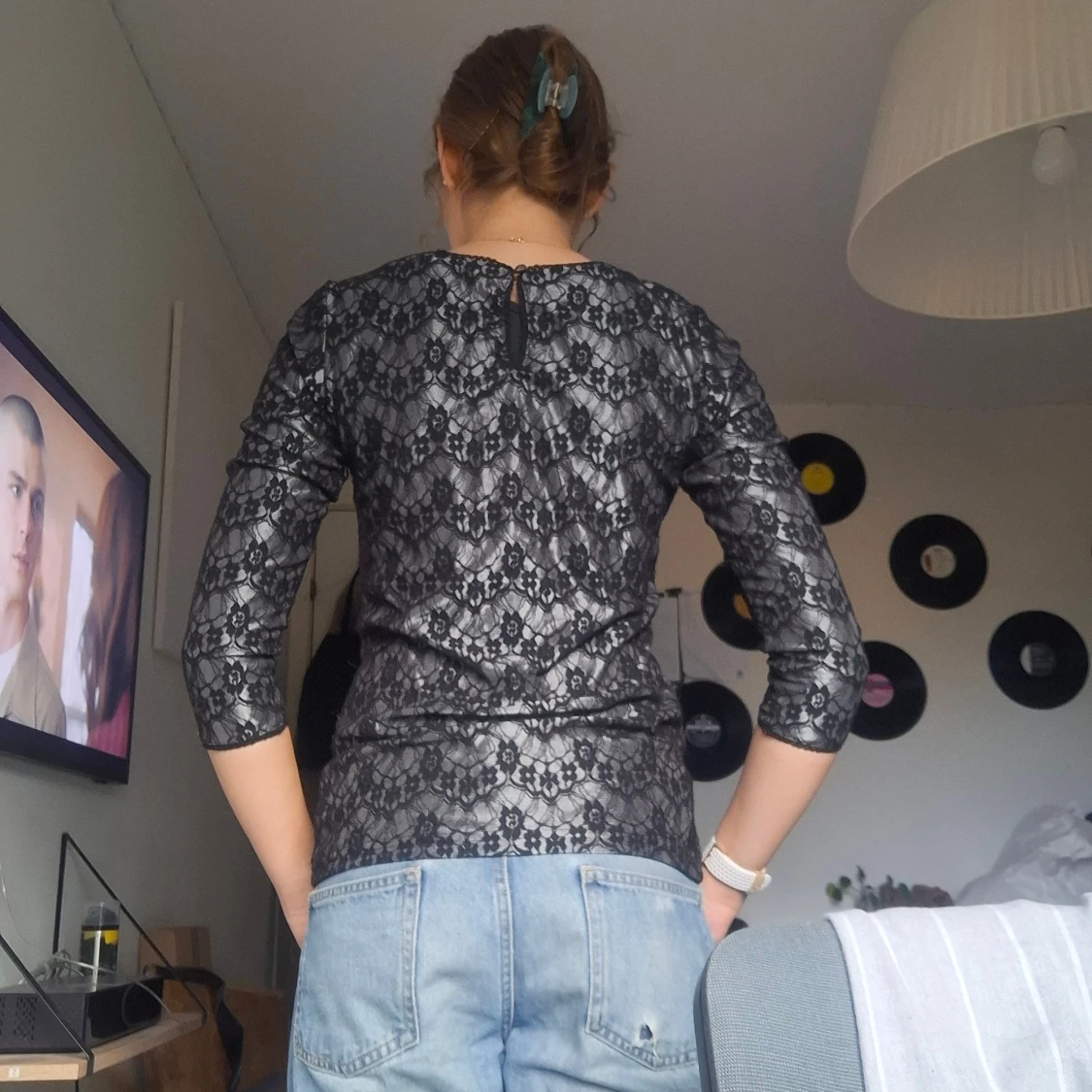 Svart spetsblus med trekvartsärm - 1