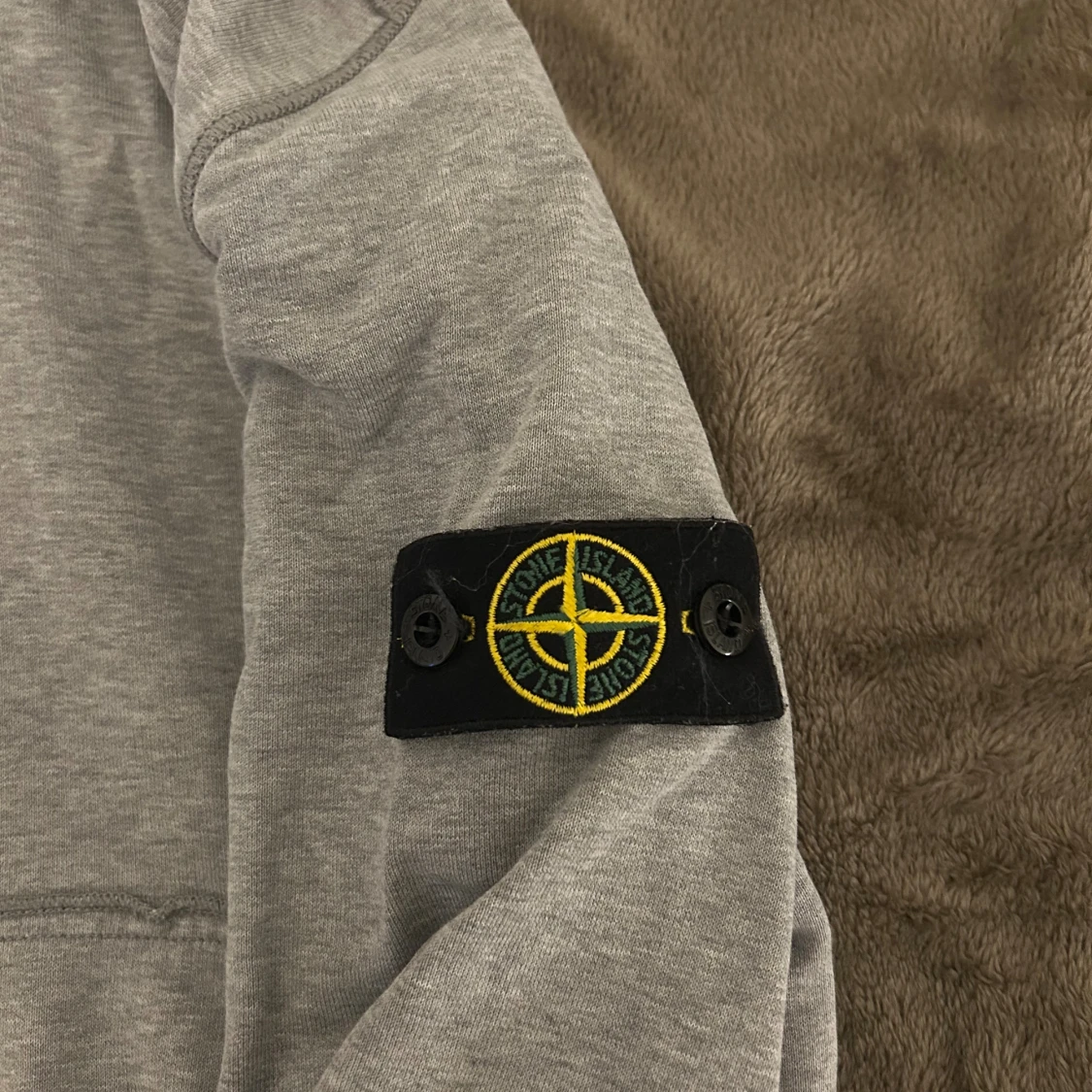 Grå hoodie från Stone Island Junior - 1
