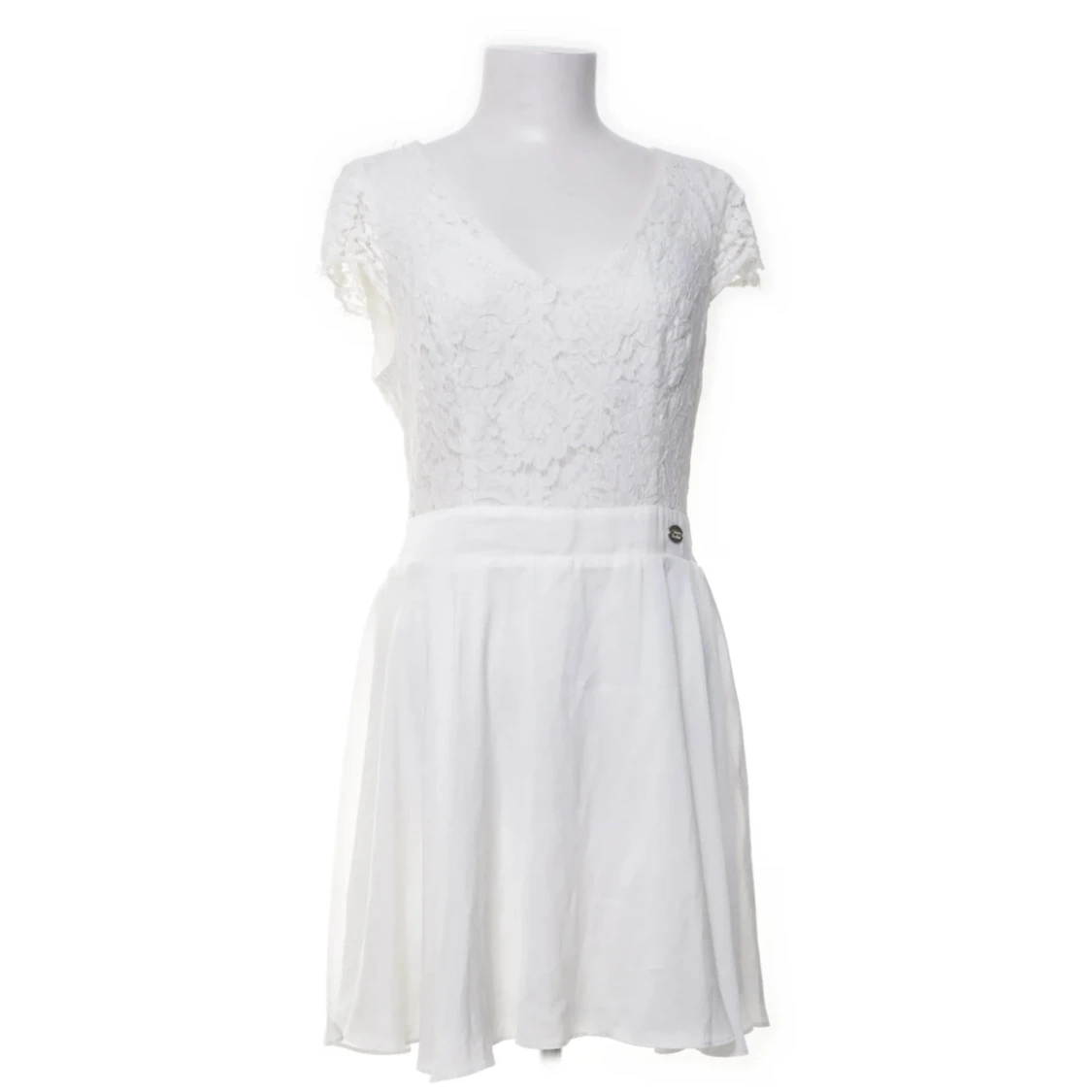 Vit spetsklänning från Chiara Forthi