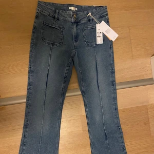 Jeans från GinaYoung - Bootcut jeans från GinaYoung. Oanvända. 