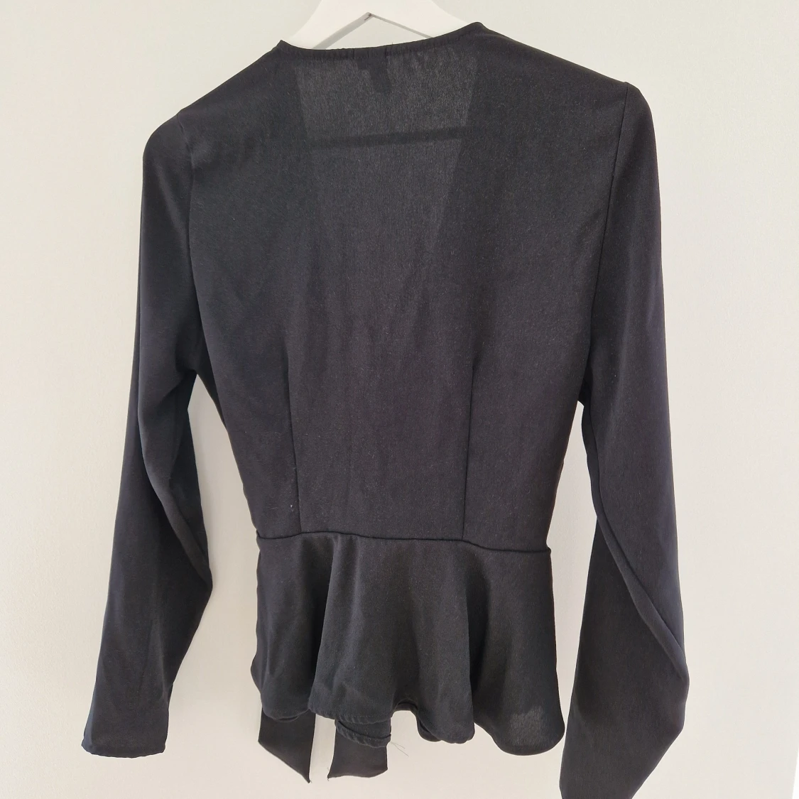 Svart omlottblus från NLY Trend - 1