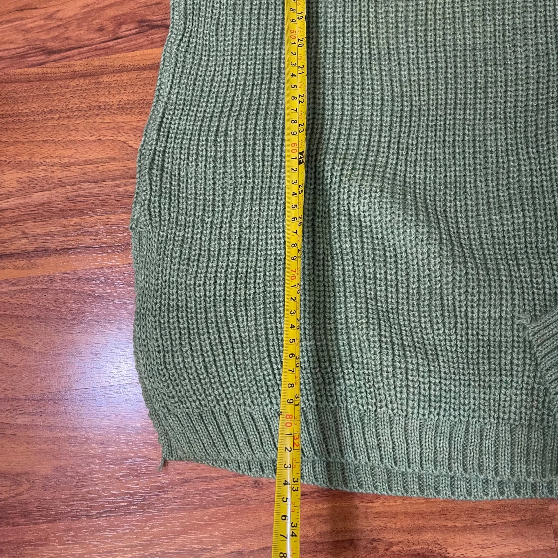 Grön stickad lång tröja  - 2