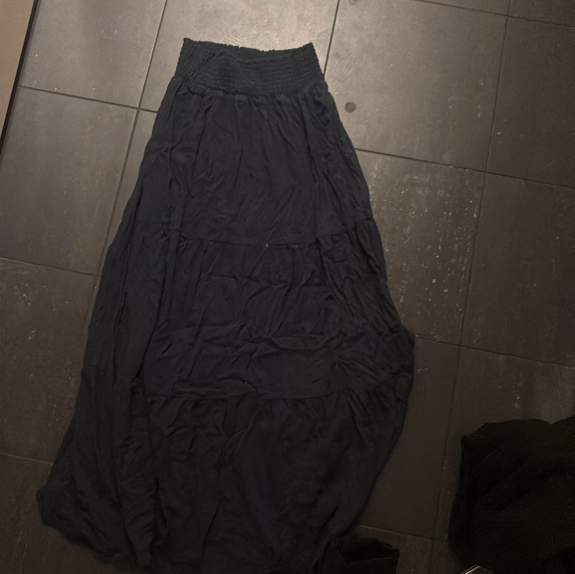 Mörkblå långkjol från 157 XS