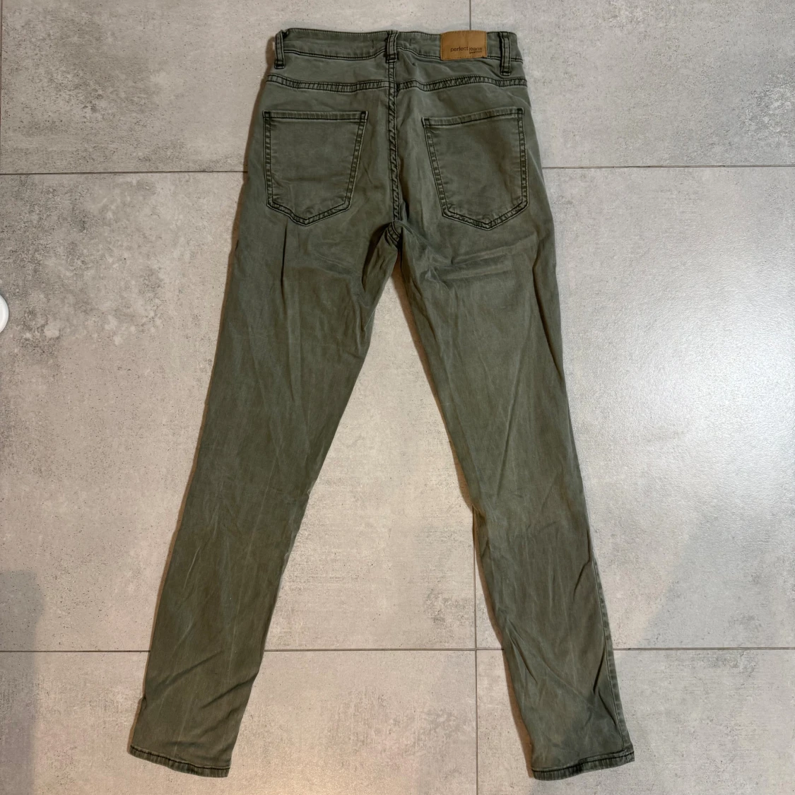 Olivgröna skinny jeans - Gina tricot stl 34 (Xs) - 2