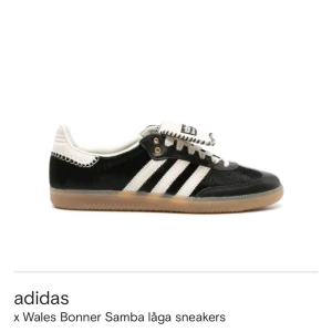 Adidas bonner - Säljer ett par, samma som på bild. Egna bilder kan tas vid intresse. 42 men passar 41