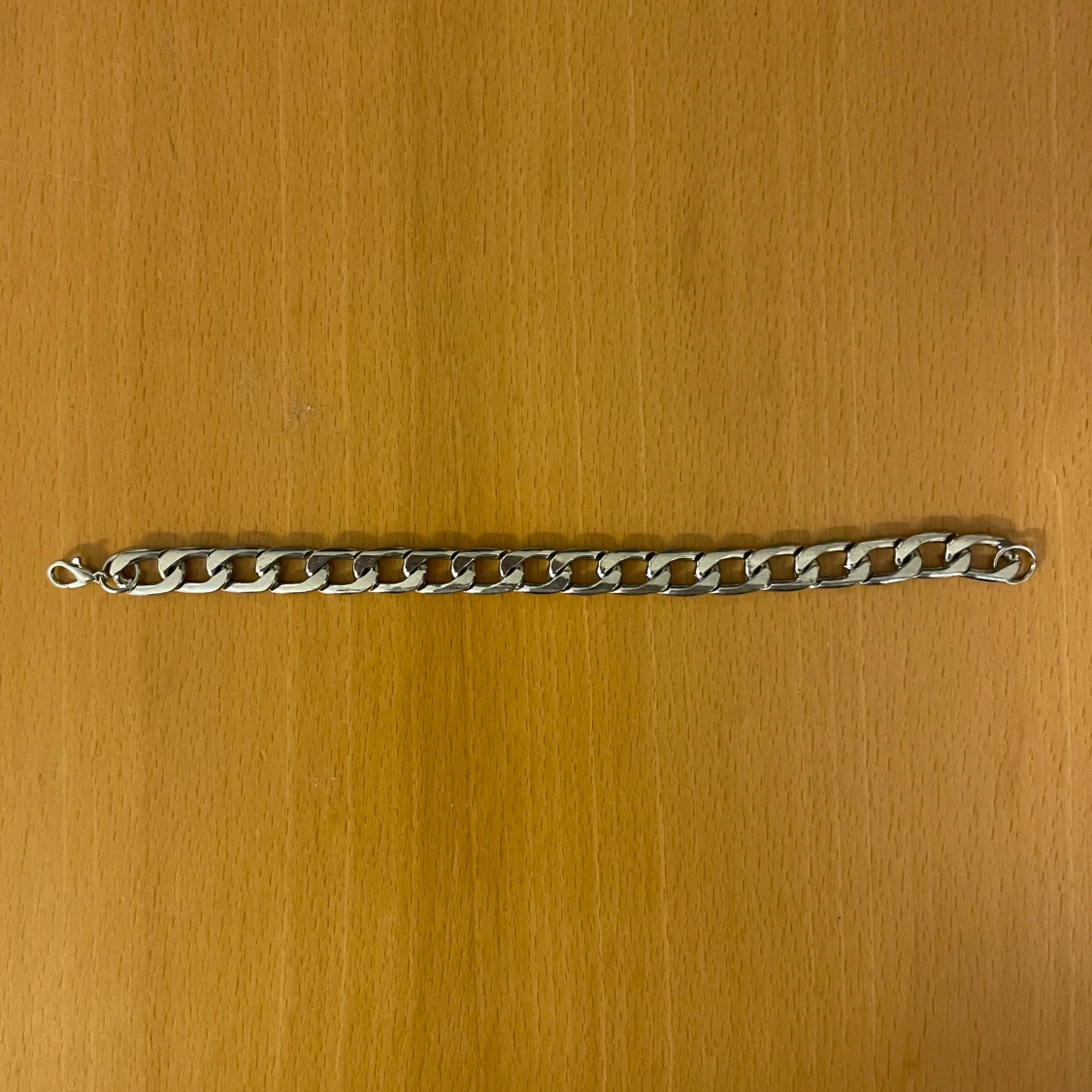 Kedjearmband i silverfärg