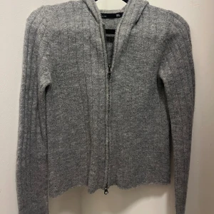 Stickad långärmad - Nästintill aldrig använd, superfin!