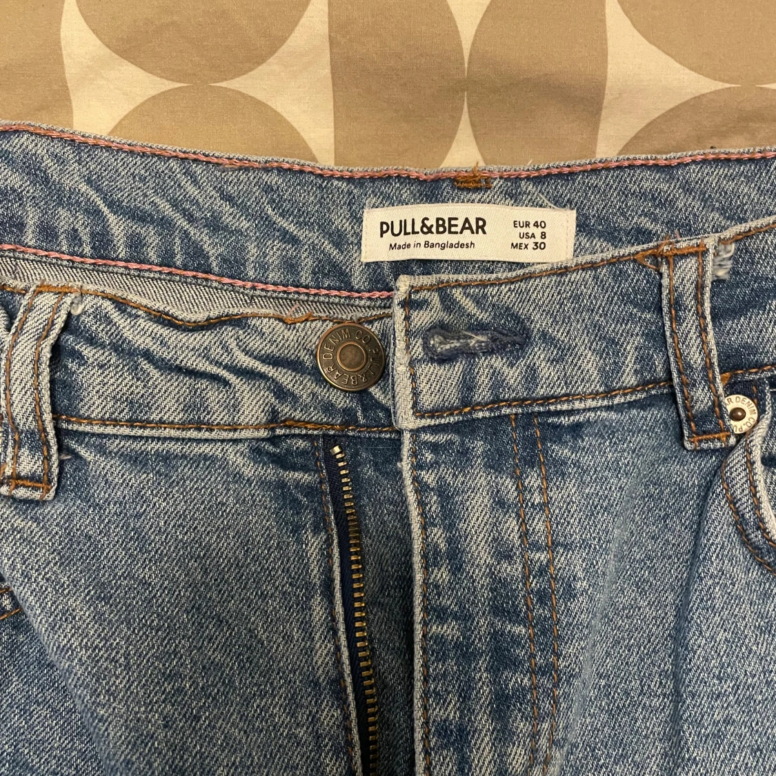 Blå jeans från Pull&Bear med rå kant - 1