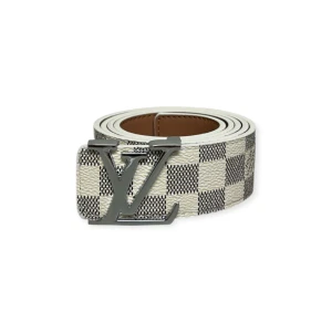 Lv Bälte - Helt nytt aldrig använt. Storlek 110cm. Kan frakta eller mötas i Haninge. Skriv gärna vid fler frågor, postar alltid inom 24h. (Alla bilder är tagna av mig)