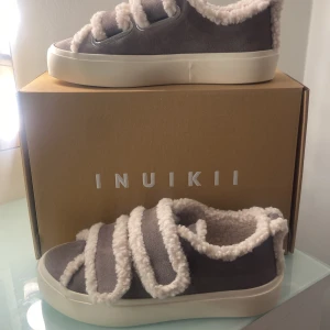 Grå sneakers från Inuikii - Vill byta!! Dessa skor är storlek 38, vill byta till 37. Helt nya fick hem dom idag.