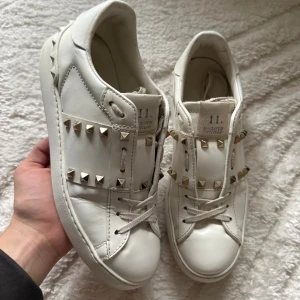 Valentino Open Rockstud Tjejskor  - Nypris 8000kr! Självklart äkta!