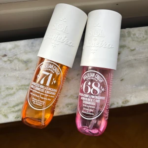 Sol de Janeiro body mists  - Sol de Janeiro body mists, i doften 68 och 71. Flaskorna är 90 ml, men se mängden på bild 2 