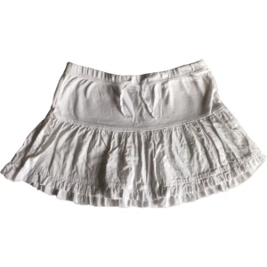 Vintage miniskirt/ minikjol/ tygkjol  - Söt vit minikjol med snörning