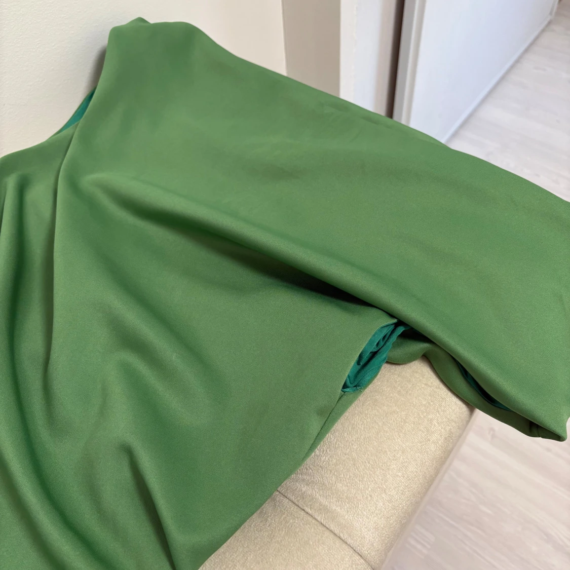 Grön långklänning asos design - 3