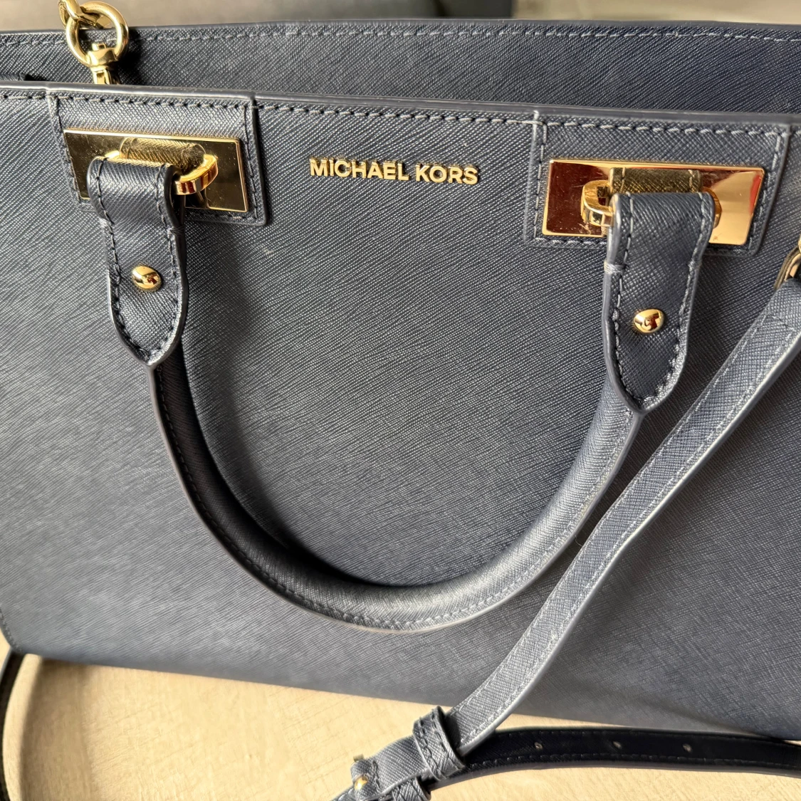 Blå handväska från Michael Kors - 1
