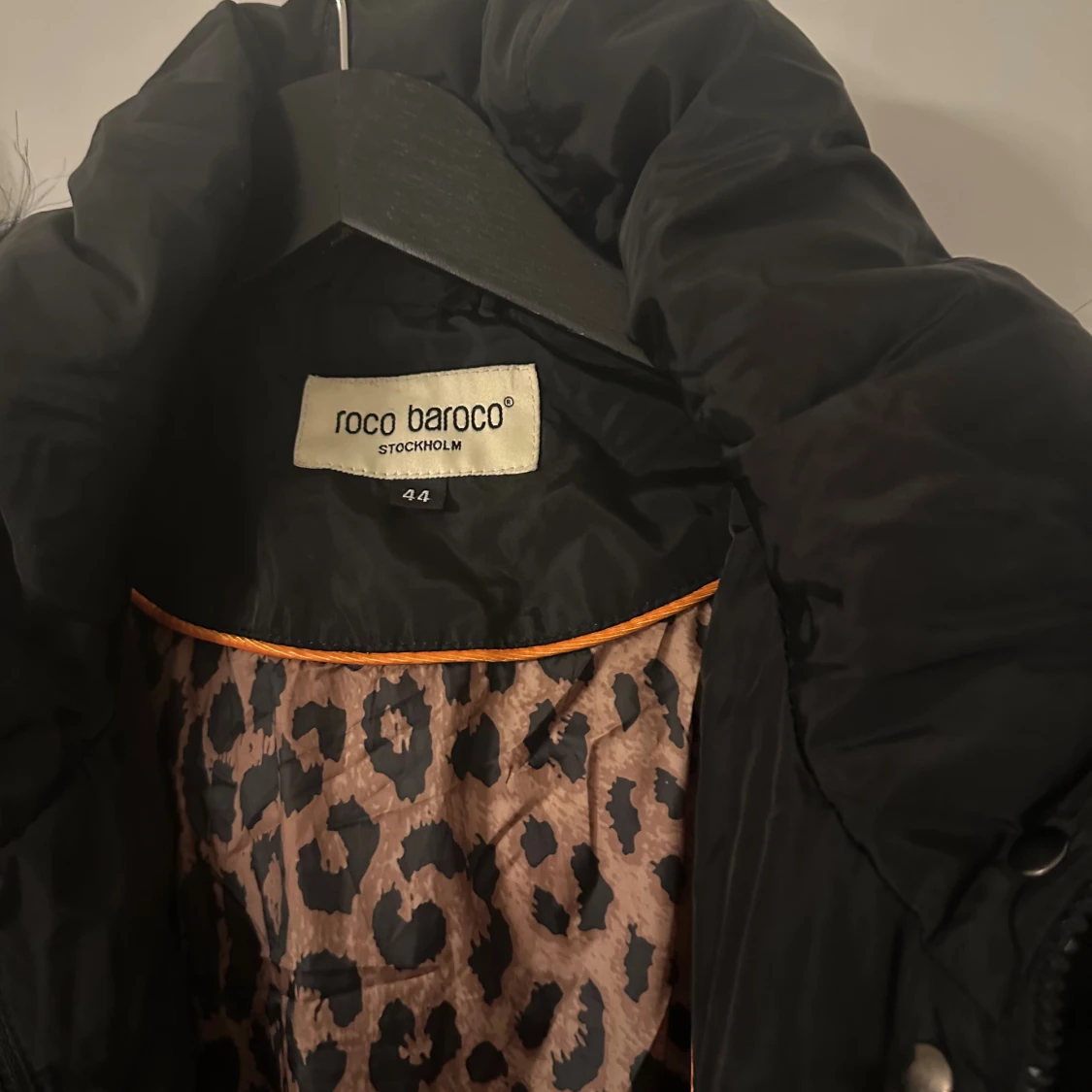 Svart lång pufferjacka Roco Baroco - 3