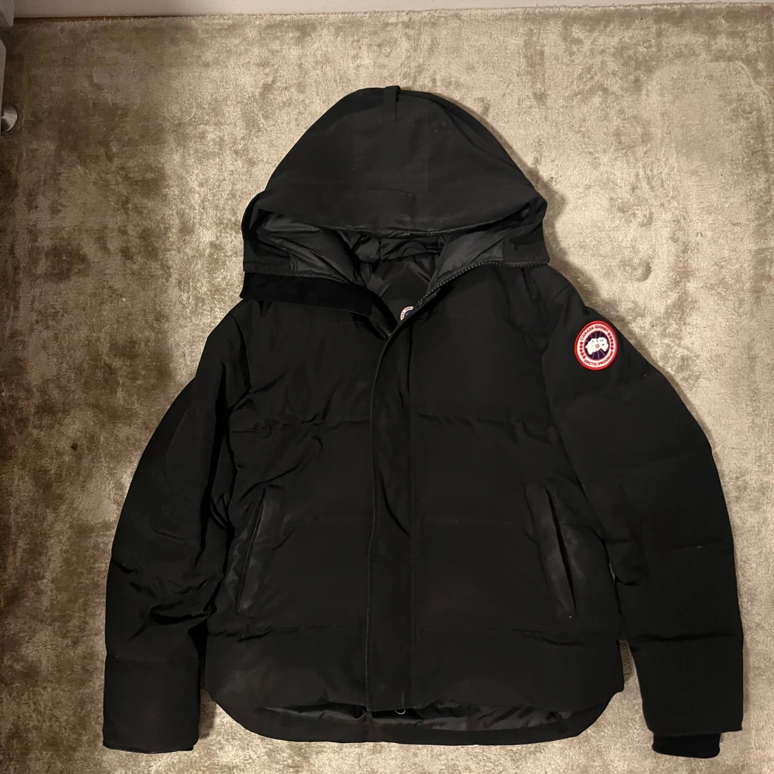 Svart dunjacka från Canada Goose