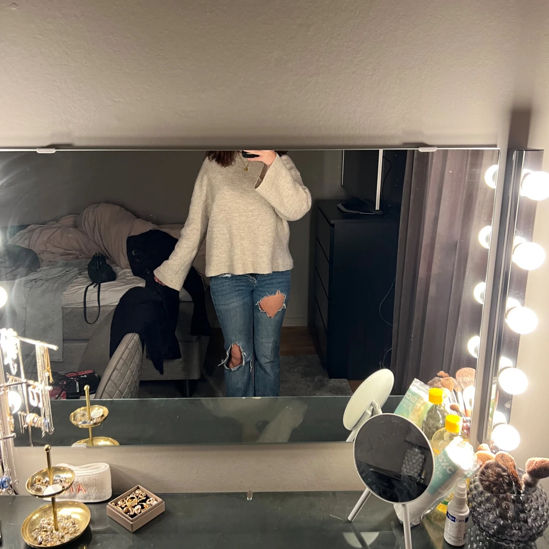 Bootcut jeans med hål