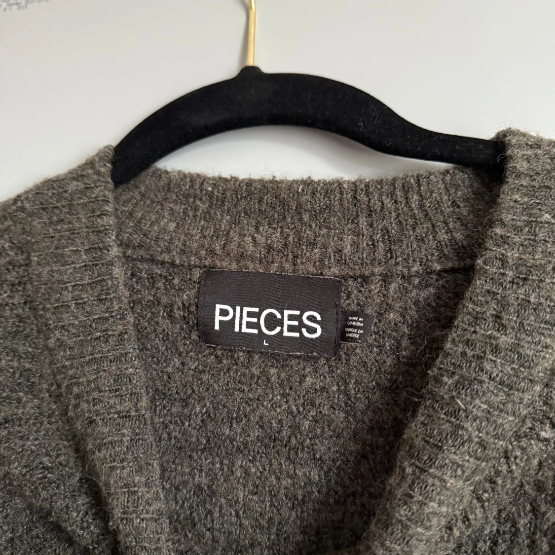 Mörkgrön stickad tröja från Pieces - 1