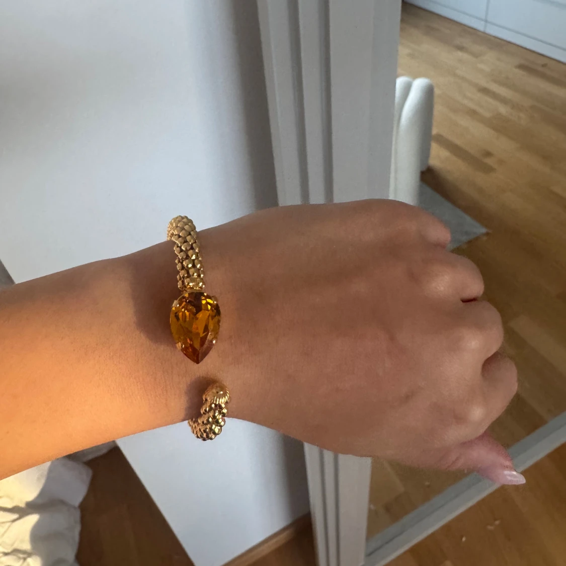 Guldarmband Caroline Svedbom med kristall - 1