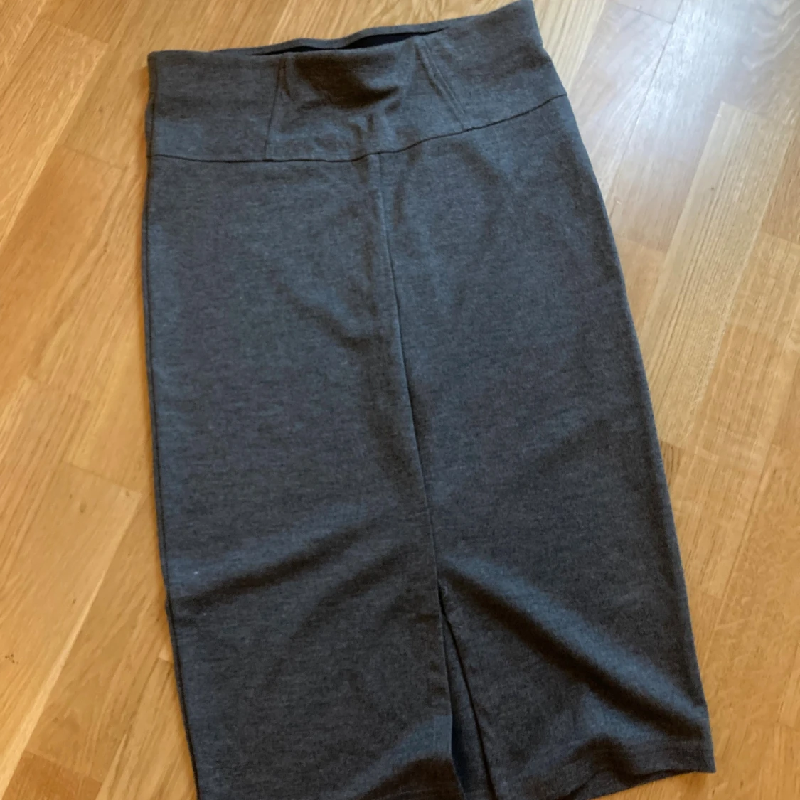 Mörkgrå pennkjol i bomull - 1