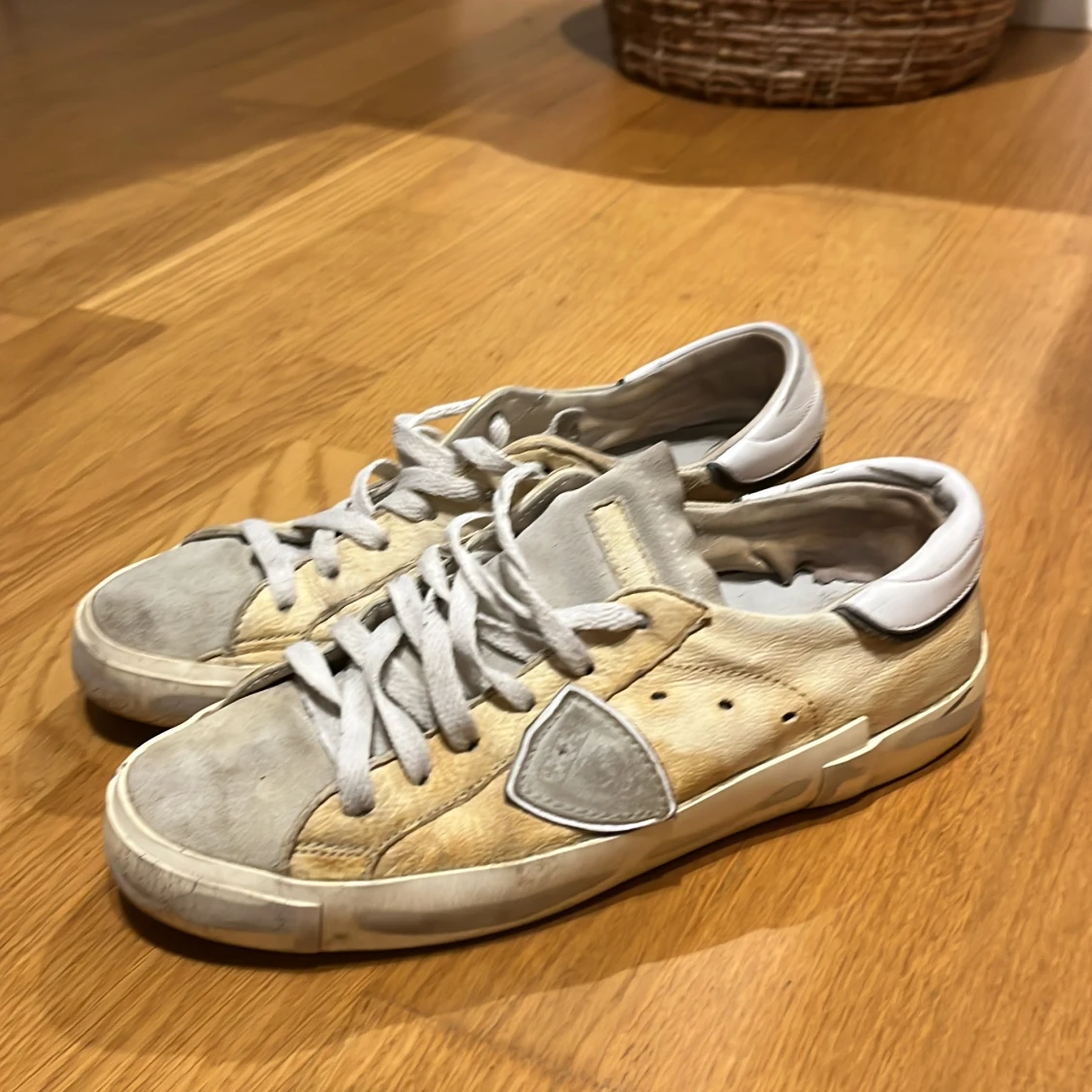 Philippe Model beige sneakers med grå detaljer - 3