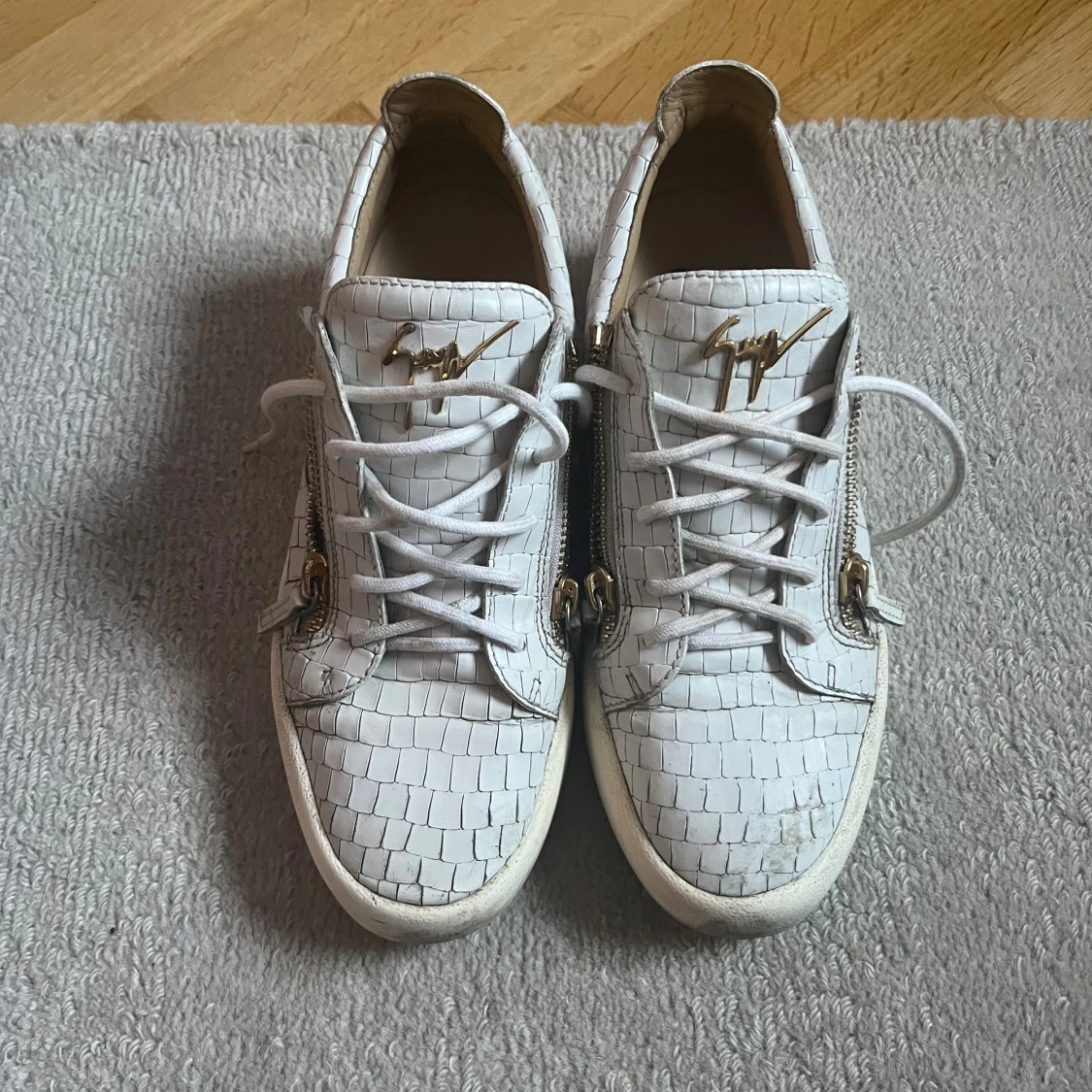 Vita sneakers från Giuseppe Zanotti