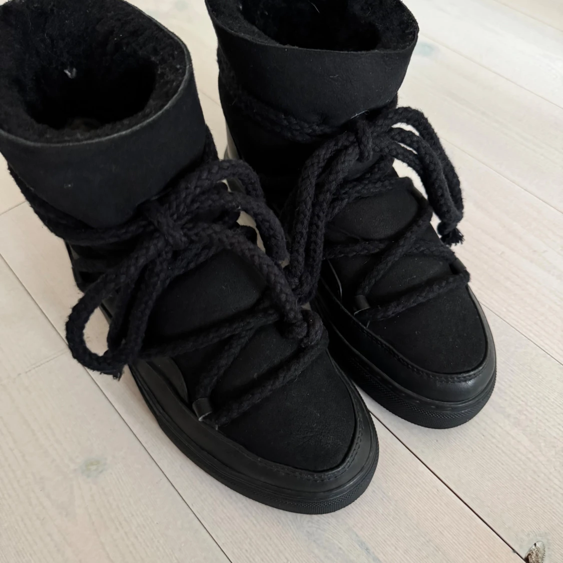 Svarta Inuikii vinterskor  - 1