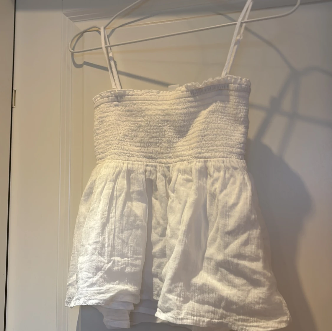 Vit topp från Gina Tricot