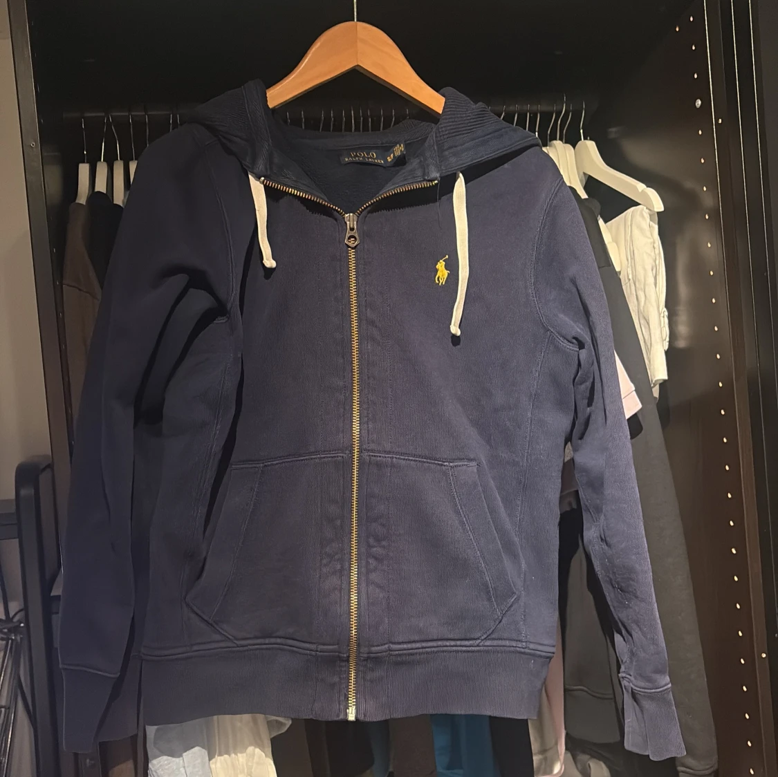 Marinblå hoodie från Polo Ralph Lauren