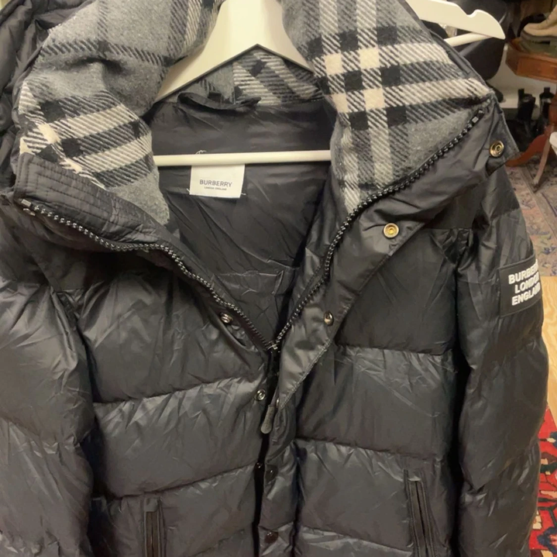 Svart pufferjacka från Burberry