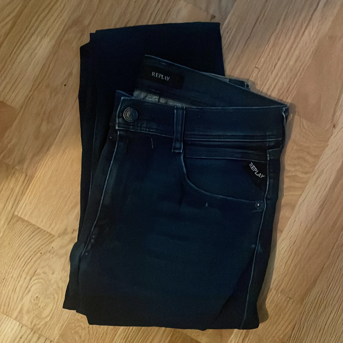 Svarta Replay jeans straight fit