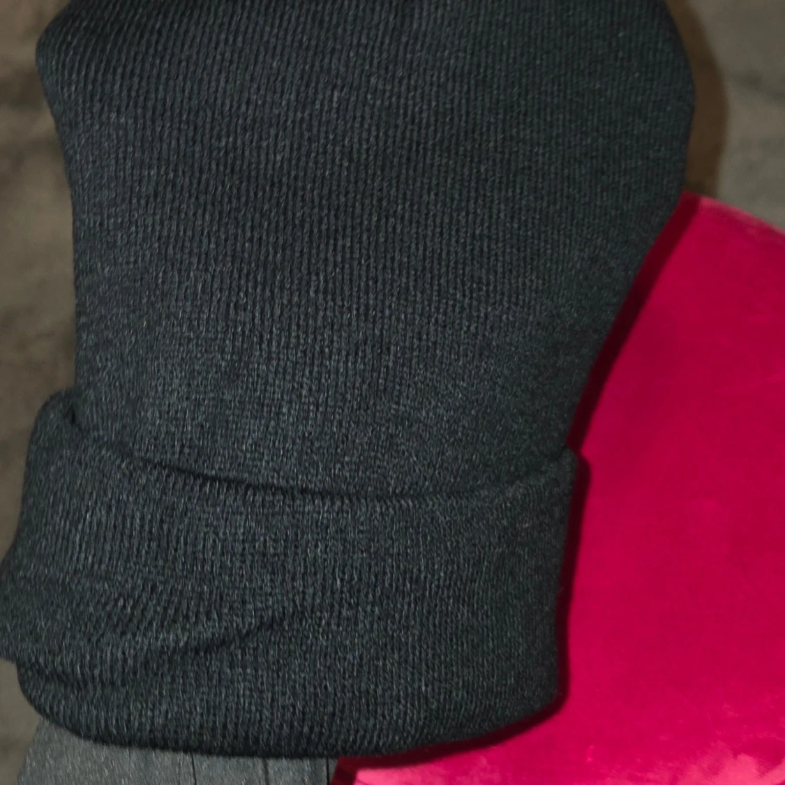 Svart mössa från Haglöfs - 3