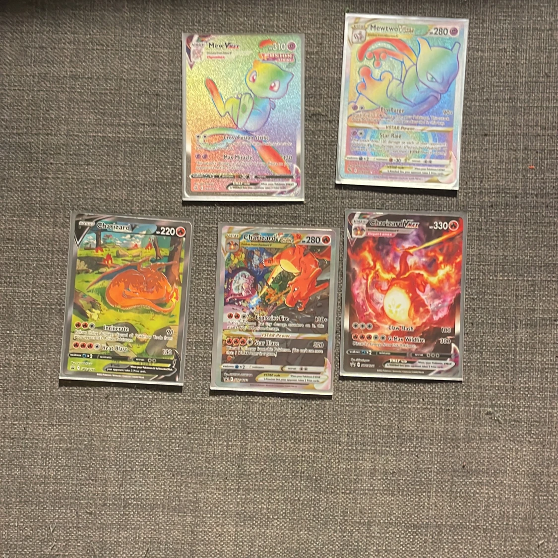 Pokémonkort: Mew VMAX & Charizard VMAX samling