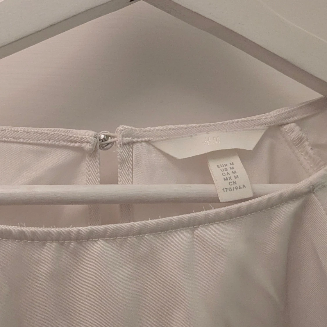 Vit blus med vida ärmar - 2