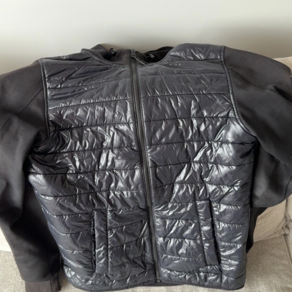 Svart hybrid jacka Peak Performance S - 1