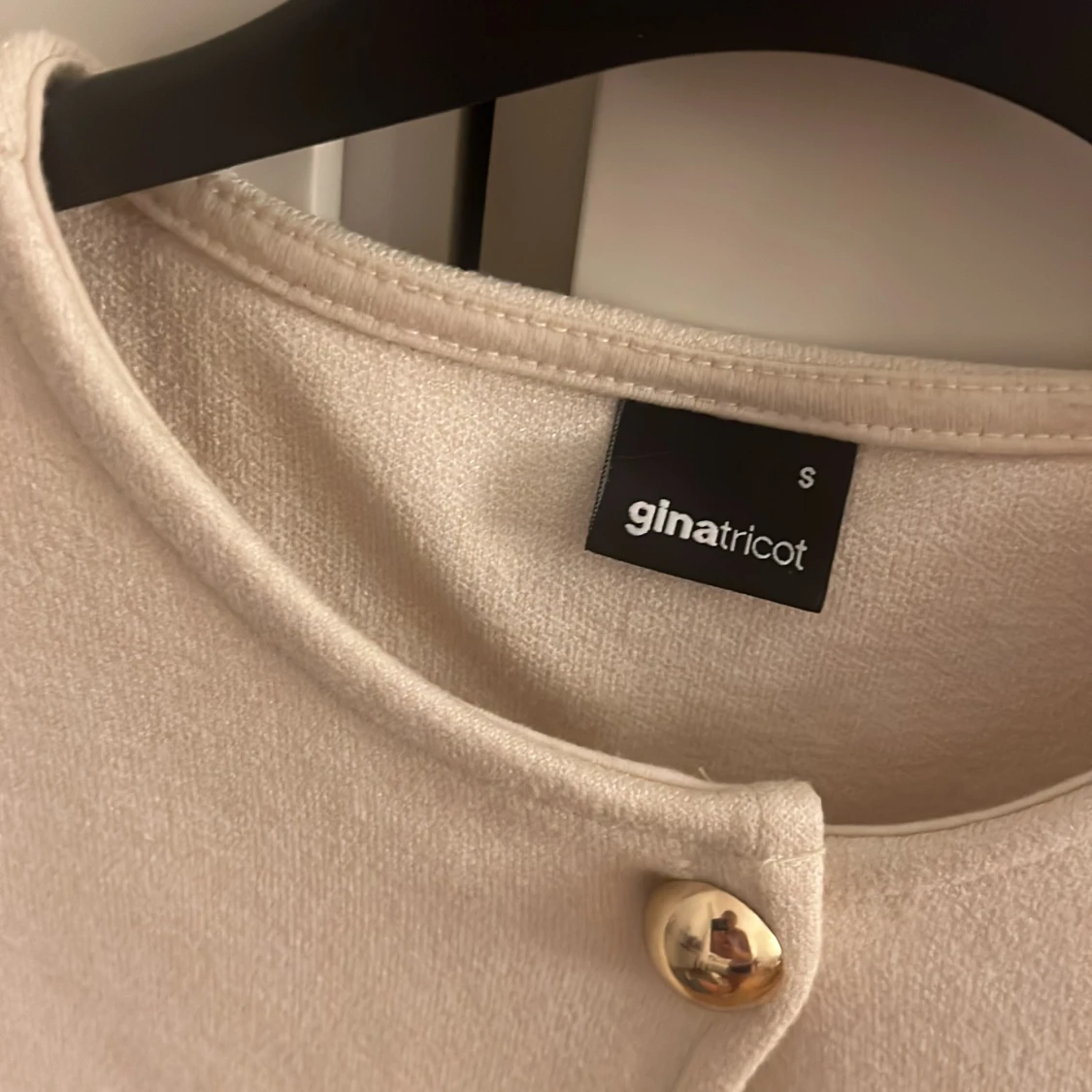 Beige croppad kavaj från Gina Tricot - 1