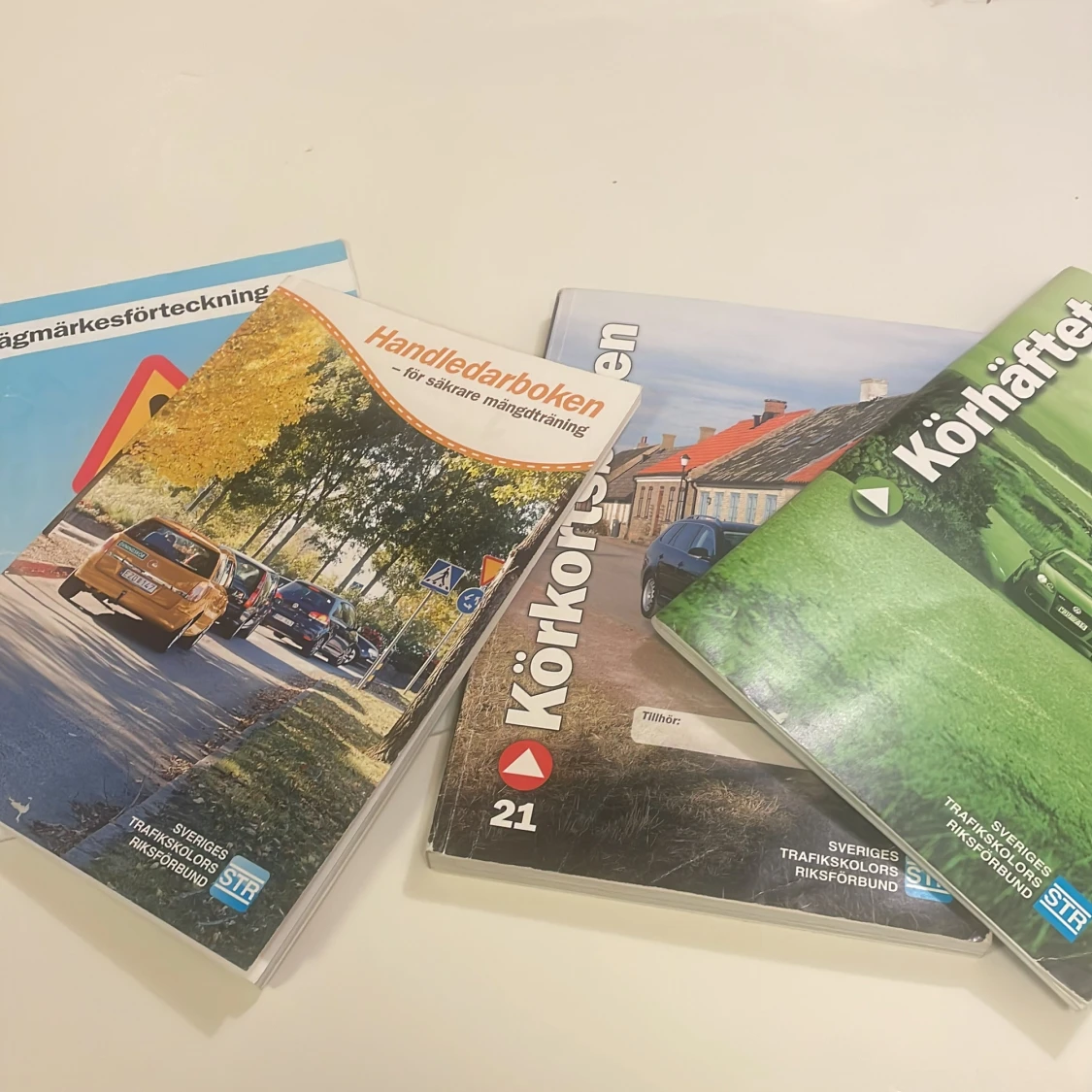 Körhäftet, Körkortsboken, Handledarboken, Vägmärkesförteckning - 1