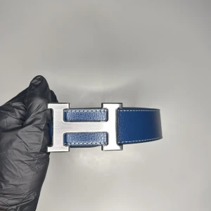 Mörkblått H-bälte - Inte använt, nytt skick 